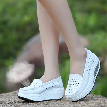 Бели дамски обувки от волска кожа пластове на кожата; модни дишащи обувки на равна подметка; дамски обувки за медицински сестри в дебела подметка; Zapatos De Mujer